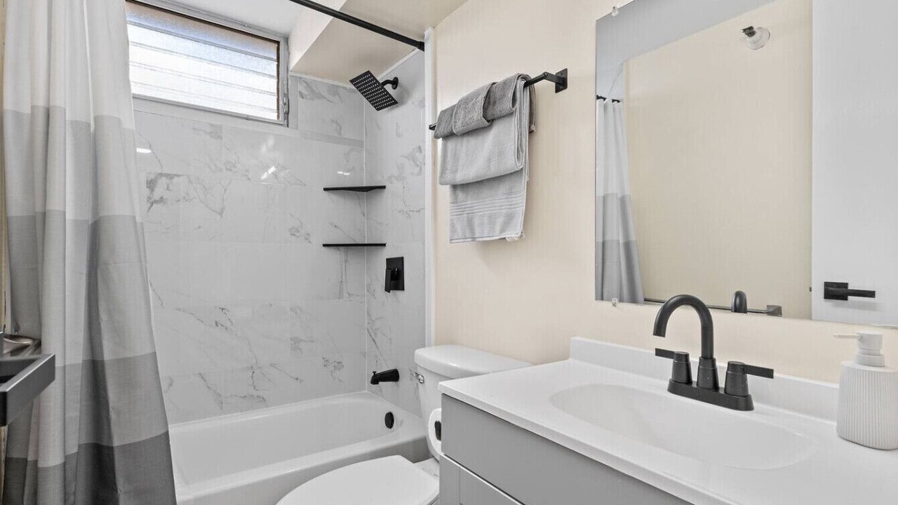 Photo of Bathroom in Pearl City
