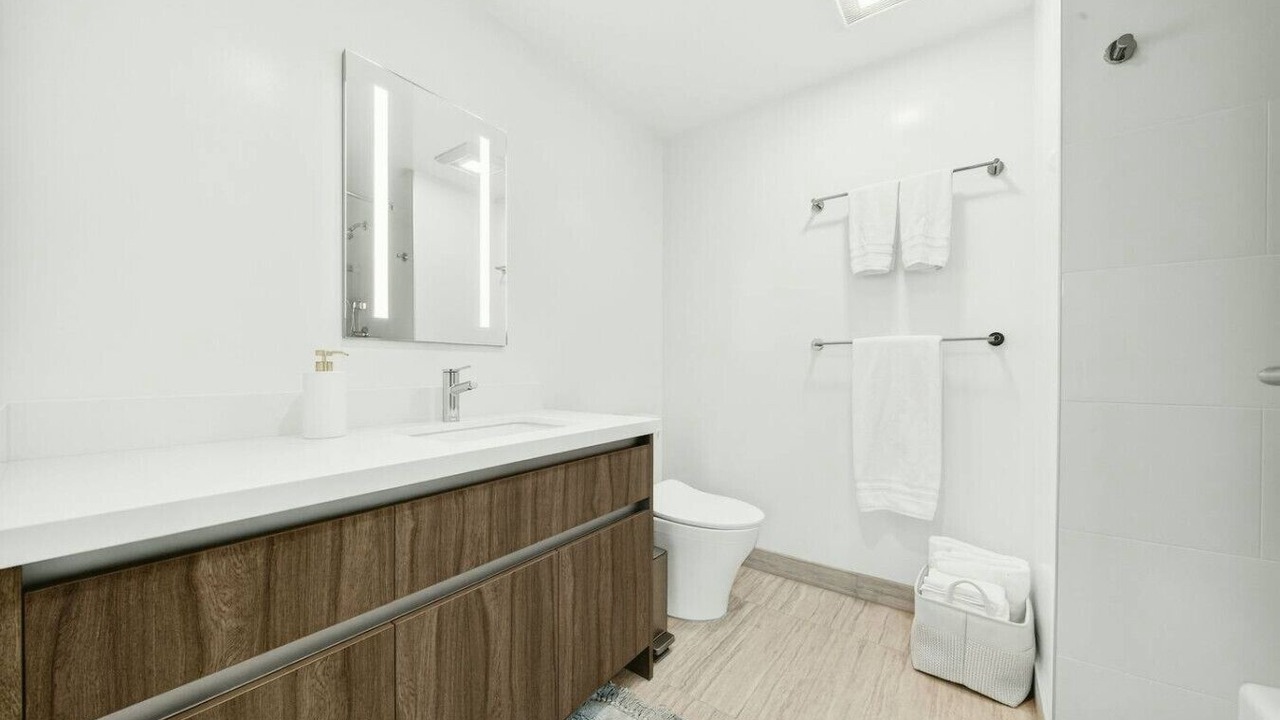 Photo of Bathroom in Ala Moana