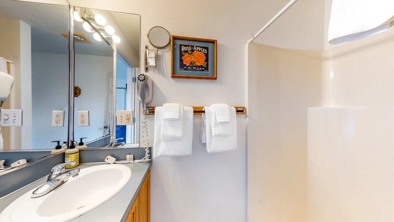 Photo of Bathroom in Edgewater Shores