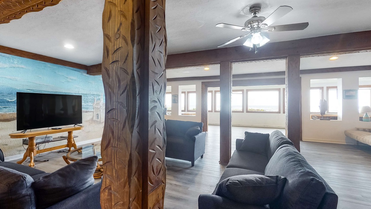 Photo of Livingroom in Edgewater Shores