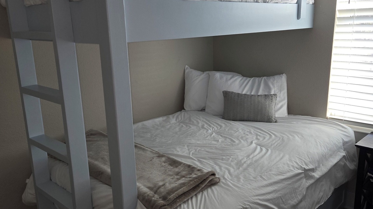 Photo of Bedroom in Terramar Beach