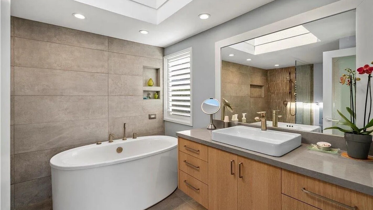 Photo of Bathroom in Napili