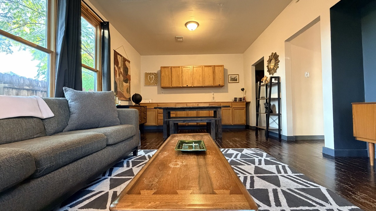 Photo of Livingroom in Tobin Hill