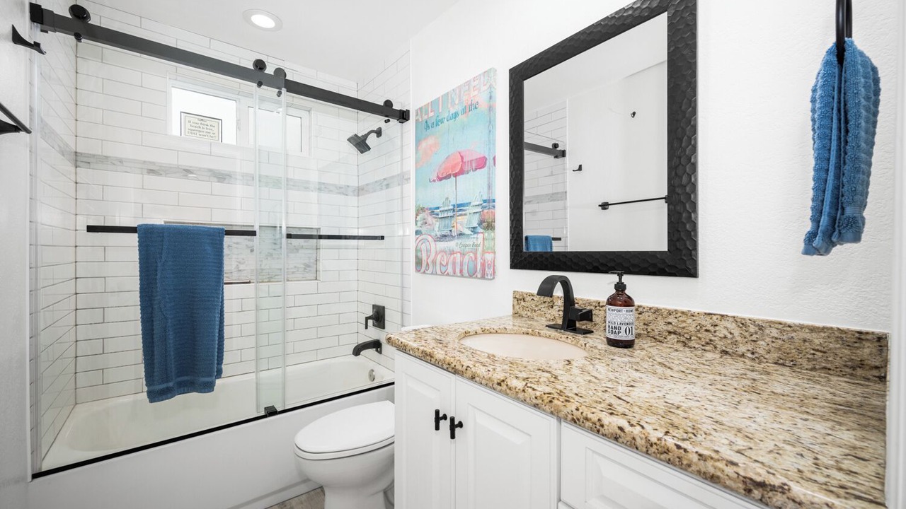 Photo of Bathroom in Balboa Peninsula
