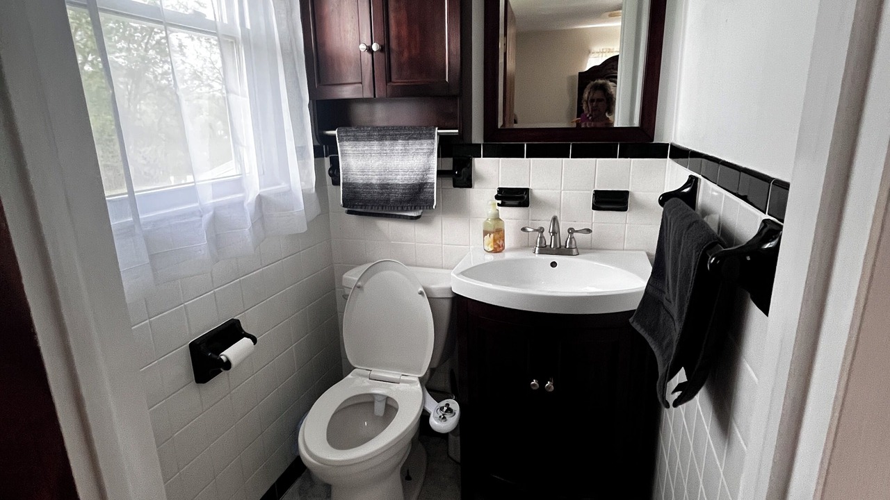 Photo of Bathroom in Bluff City