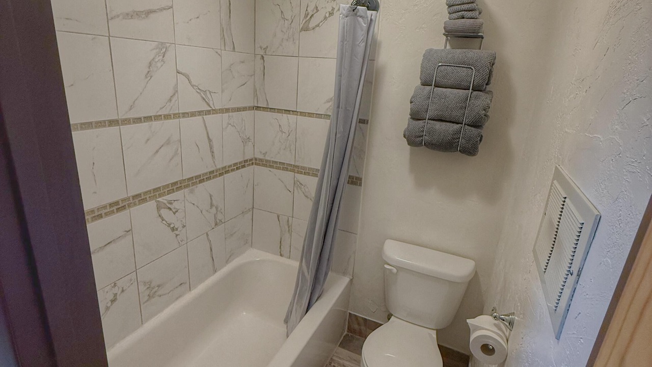 Photo of Bathroom in Bluff