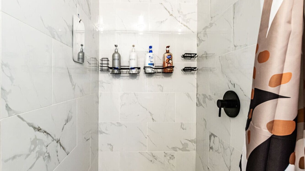 Photo of Bathroom in Hilo
