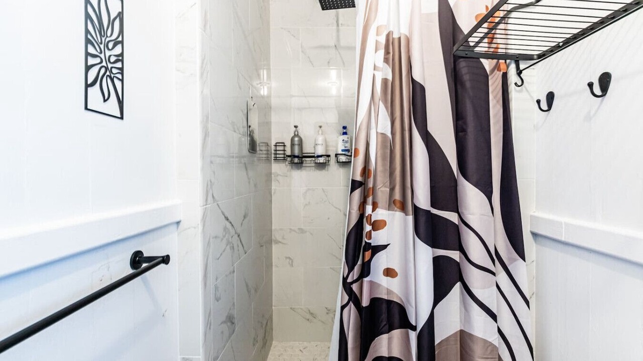 Photo of Bathroom in Hilo