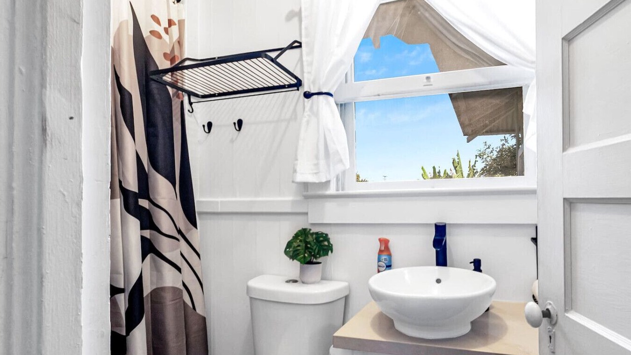Photo of Bathroom in Hilo