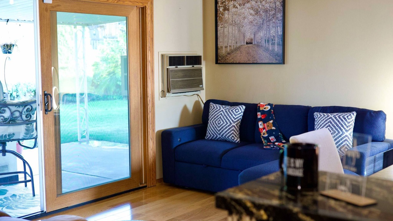 Photo of Livingroom in Southeast Anaheim