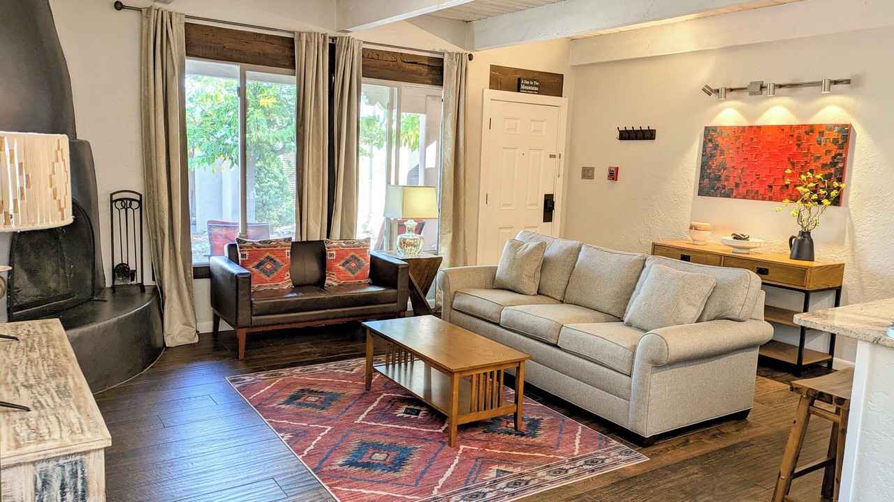 Photo of Livingroom in Northeast Santa Fe