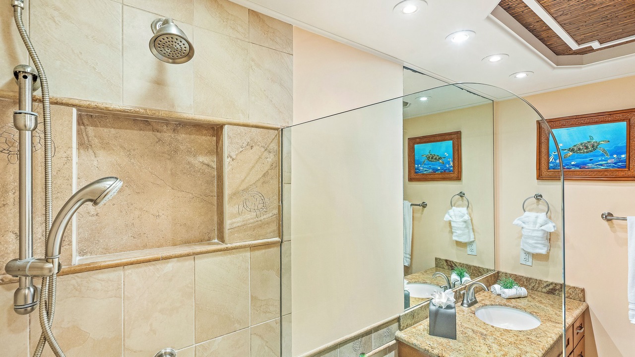 Photo of Bathroom in Historic Lahaina Front Street