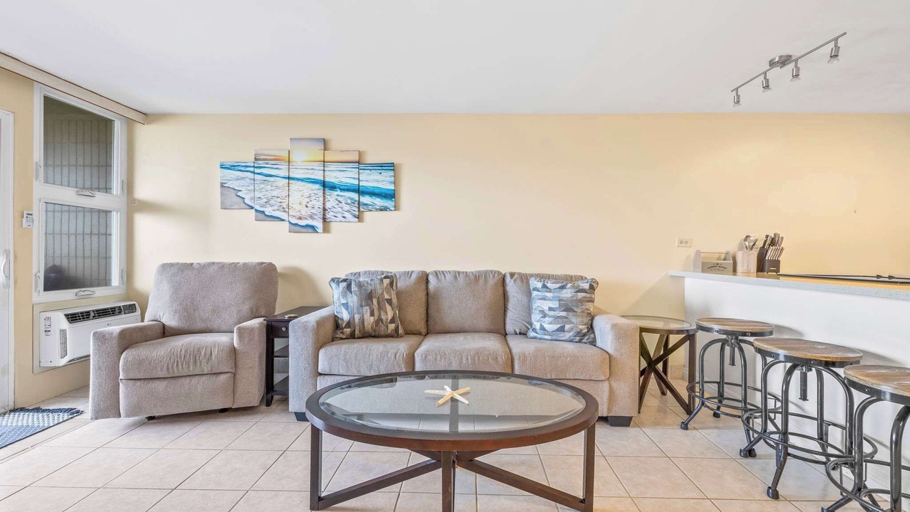 Photo of Livingroom in Punaluu