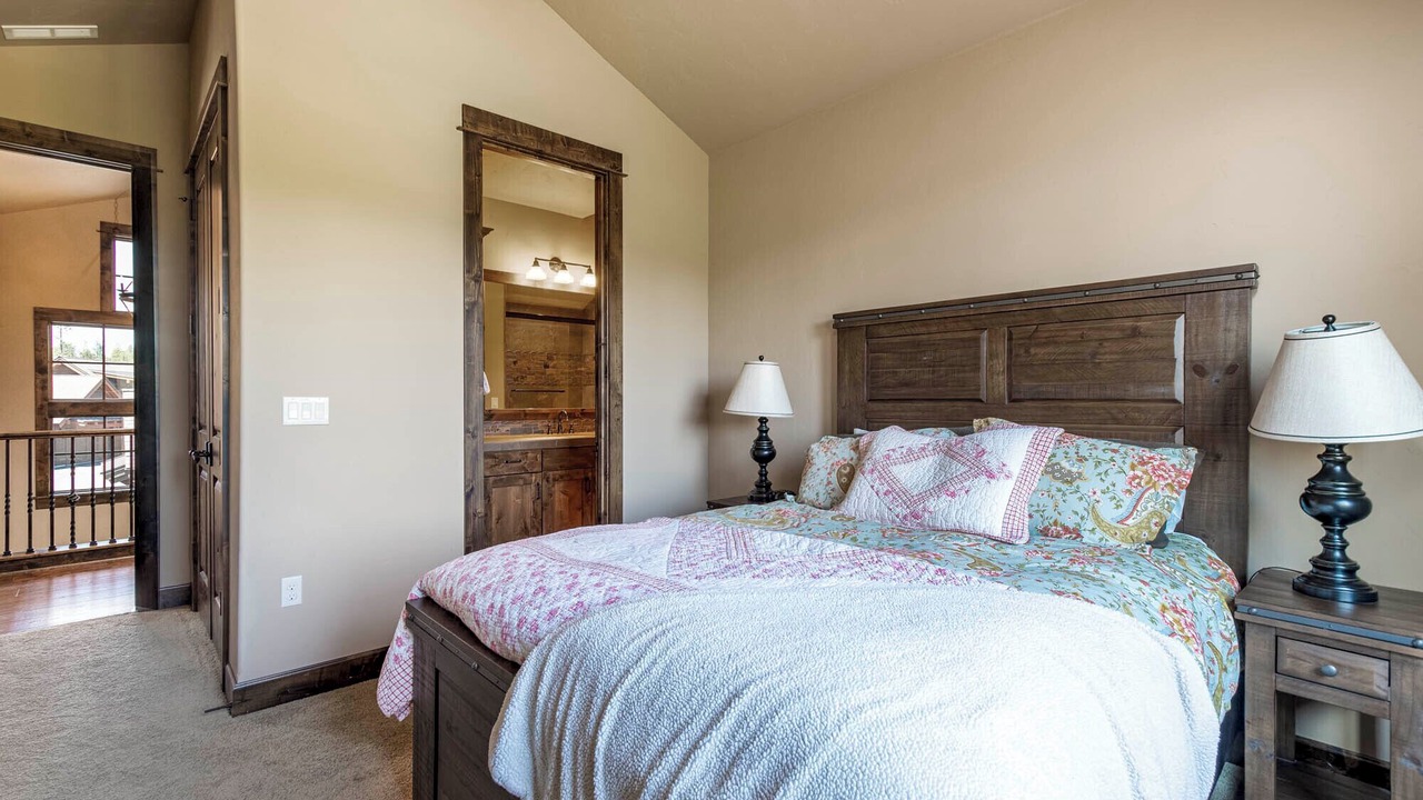 Photo of Bedroom in Sunriver