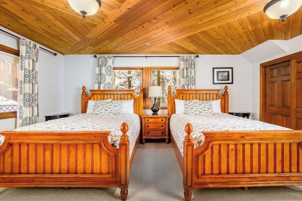 Photo of Bedroom in Alyeska