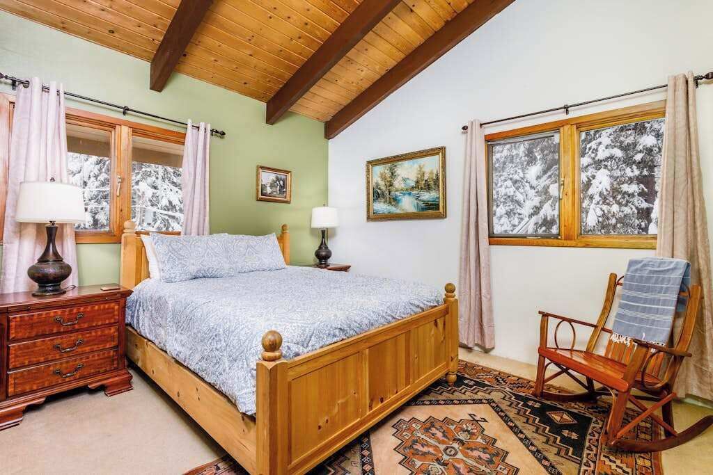 Photo of Bedroom in Alyeska
