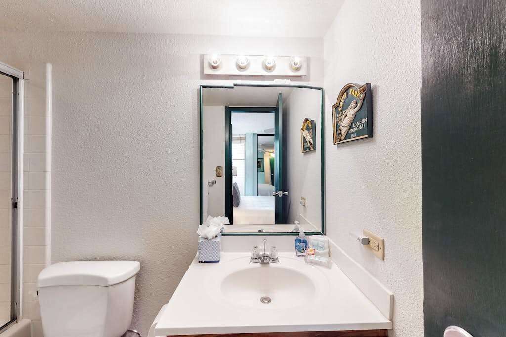 Photo of Bathroom in Maalaea