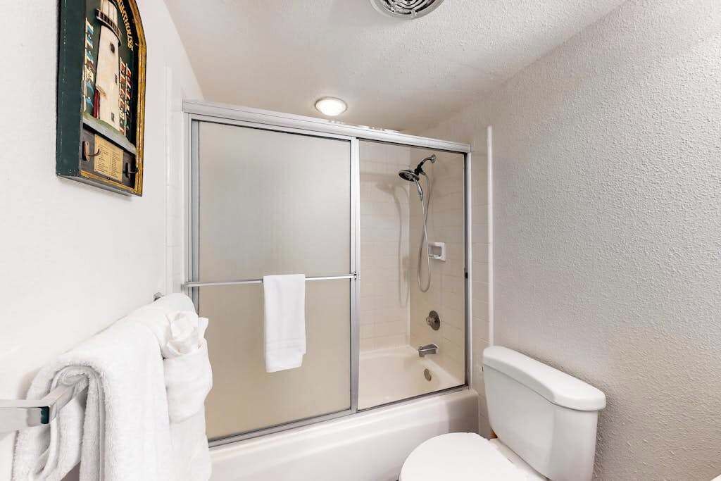 Photo of Bathroom in Maalaea