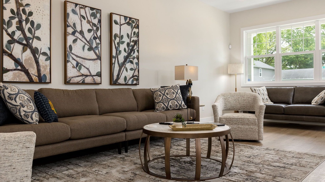 Photo of Livingroom in Wooded Estates