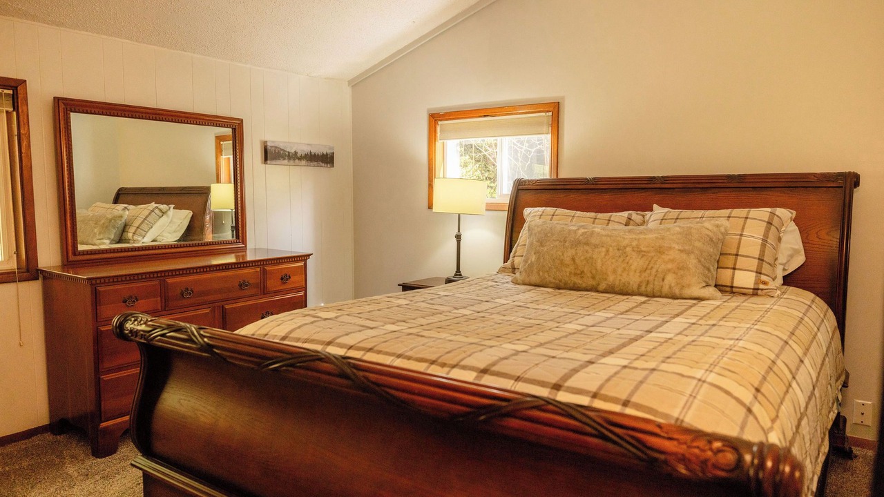 Photo of Bedroom in Sitka