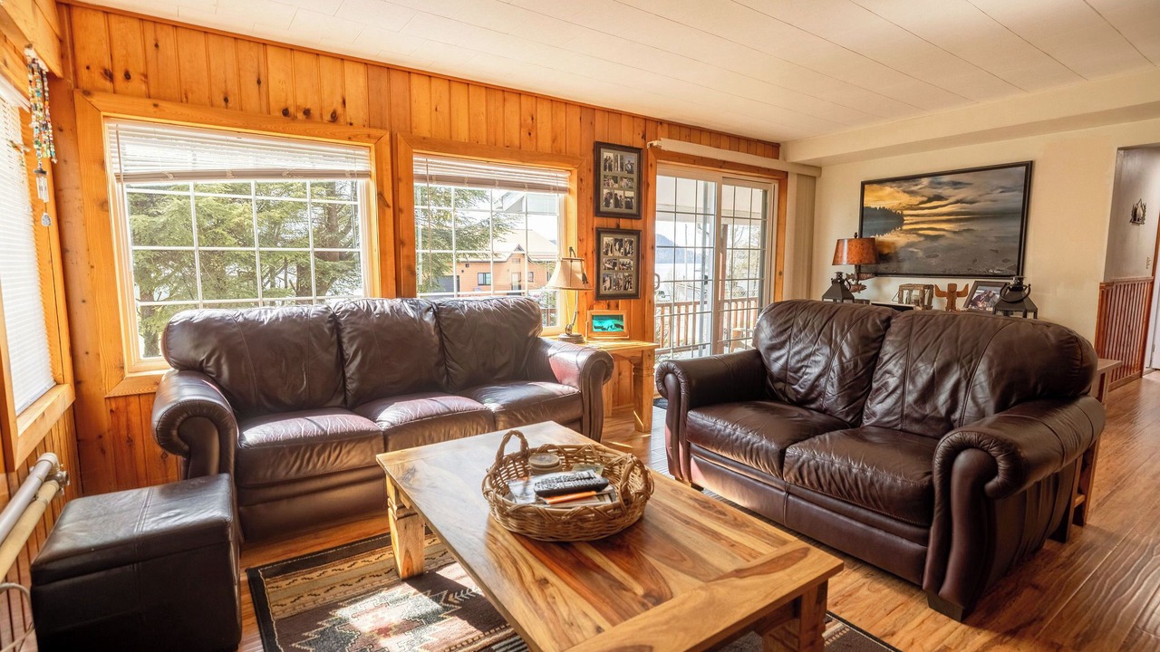 Photo of Livingroom in Sitka
