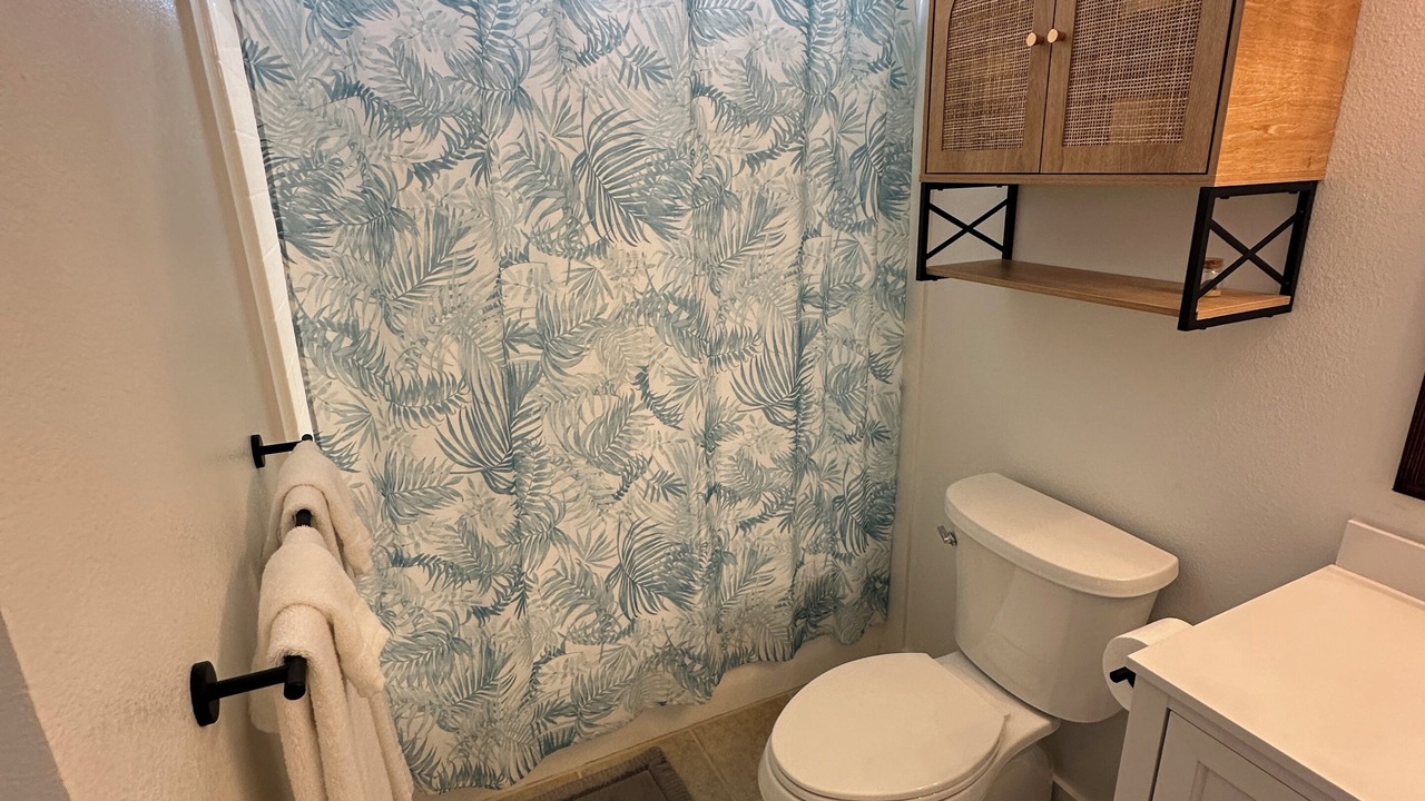 Photo of Bathroom in Punaluu