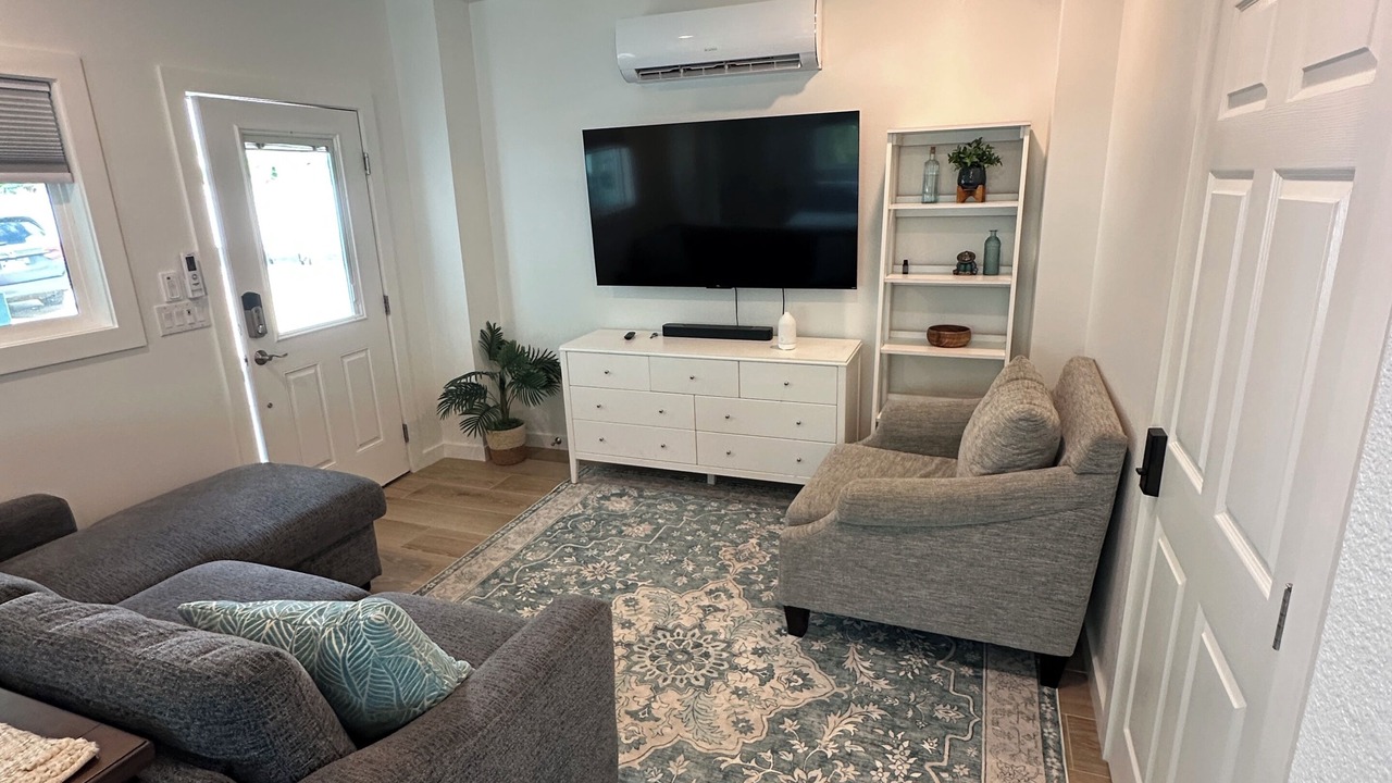 Photo of Livingroom in Punaluu