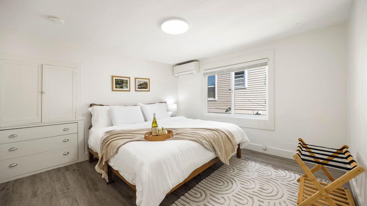 Photo of Bedroom in University District