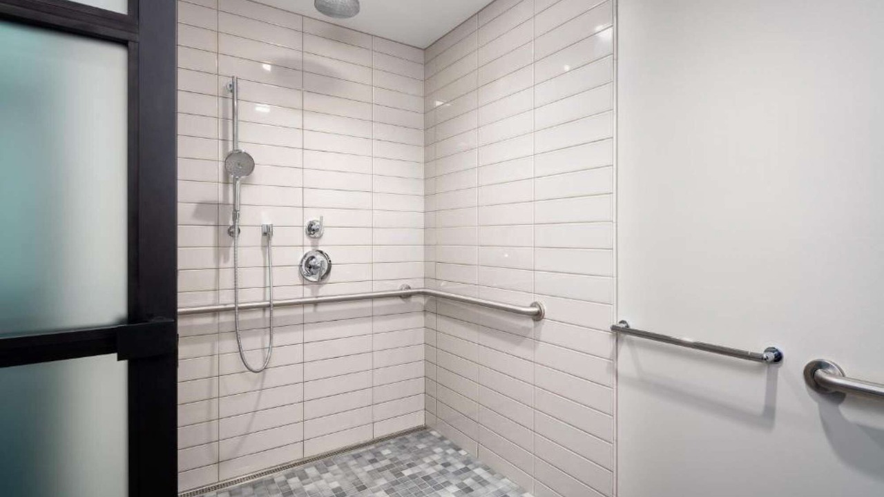 Photo of Bathroom in Logan Square