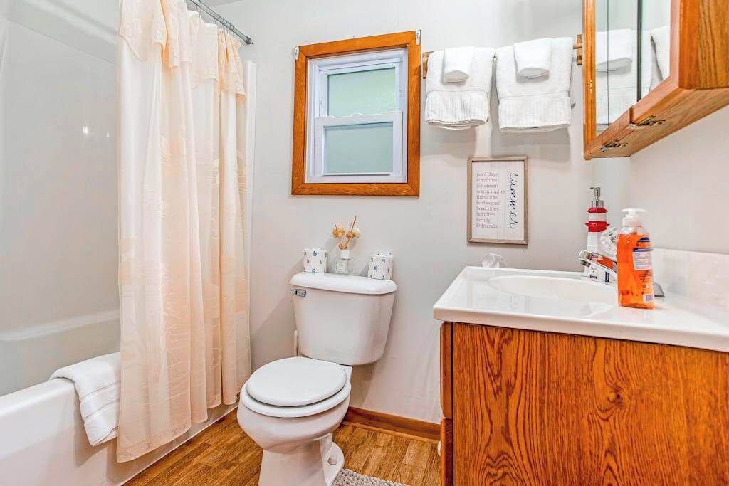Photo of Bathroom in Lakeside