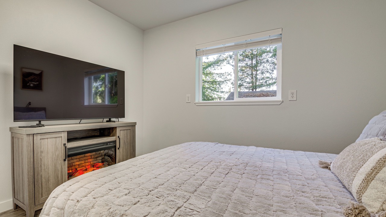 Photo of Bedroom in Woods Creek