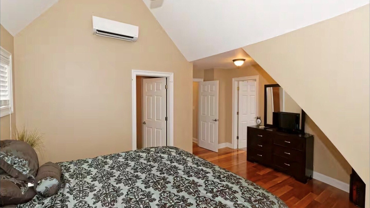 Photo of Bedroom in Saratoga Springs
