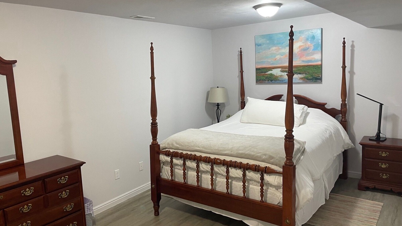 Photo of Bedroom in Lake Point