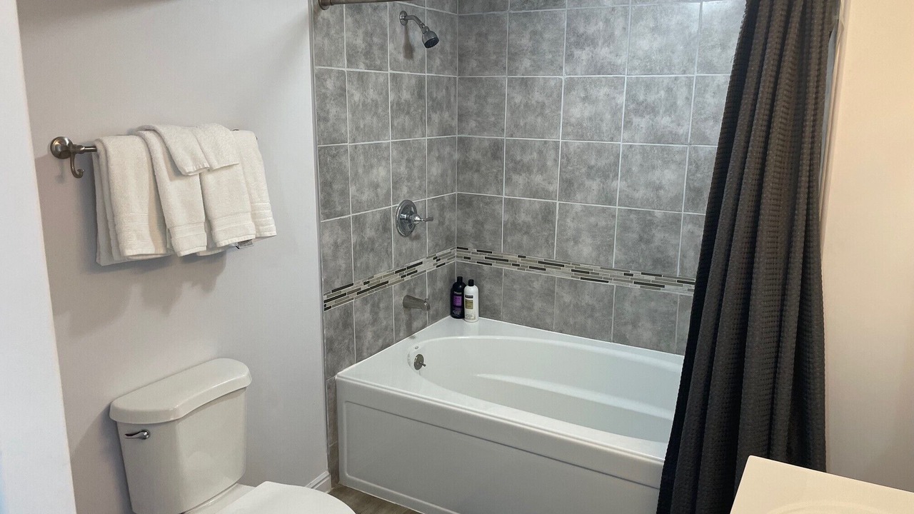 Photo of Bathroom in Lake Point