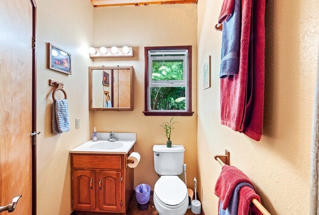 Photo of Bathroom in Ohia Estates
