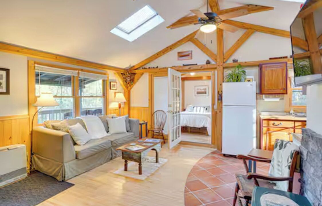 Photo of Livingroom in Warren