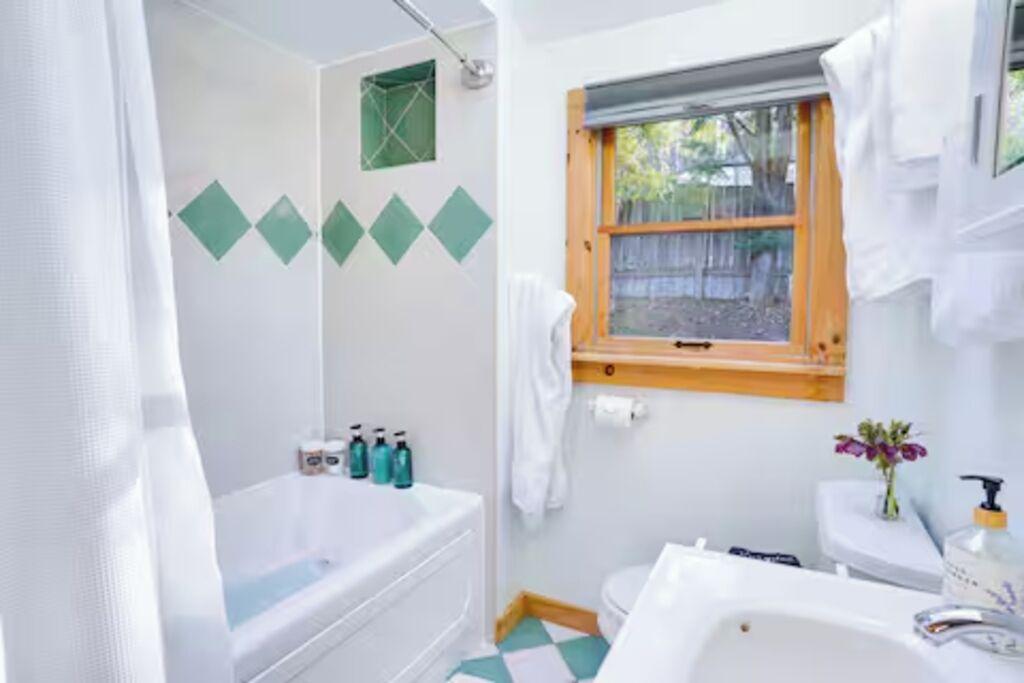 Photo of Bathroom in Warren