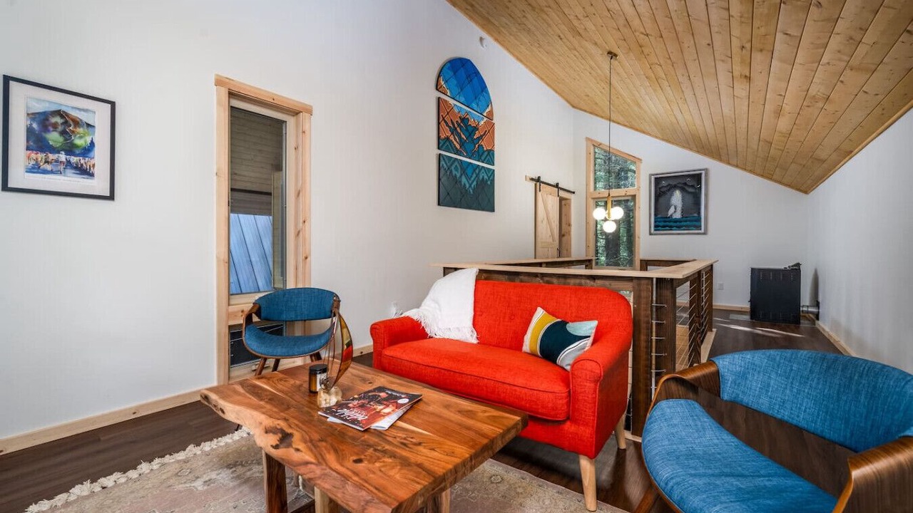 Photo of Livingroom in Lowell Point
