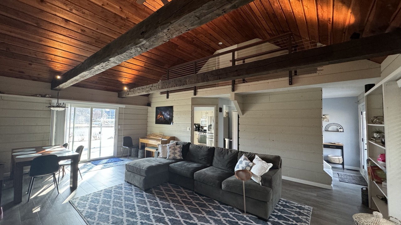 Photo of Livingroom in Cassopolis