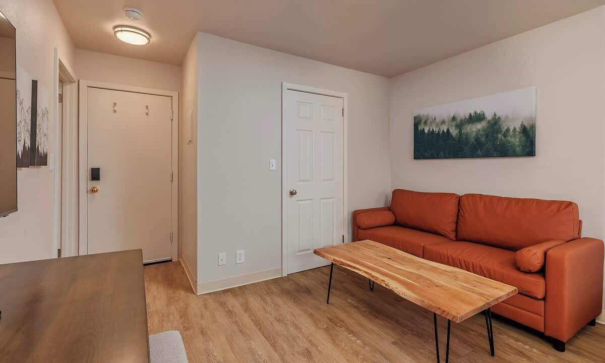 Photo of Livingroom in Downtown Anchorage