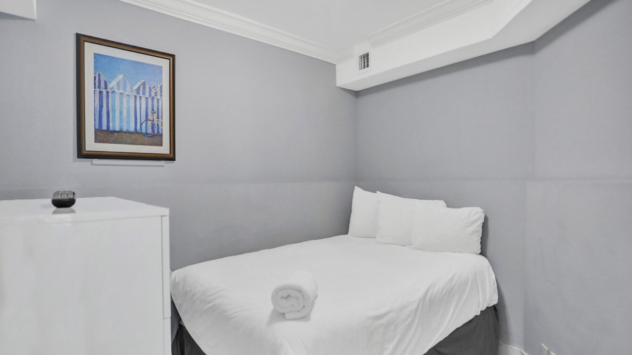 Photo of Bedroom in Mid Beach
