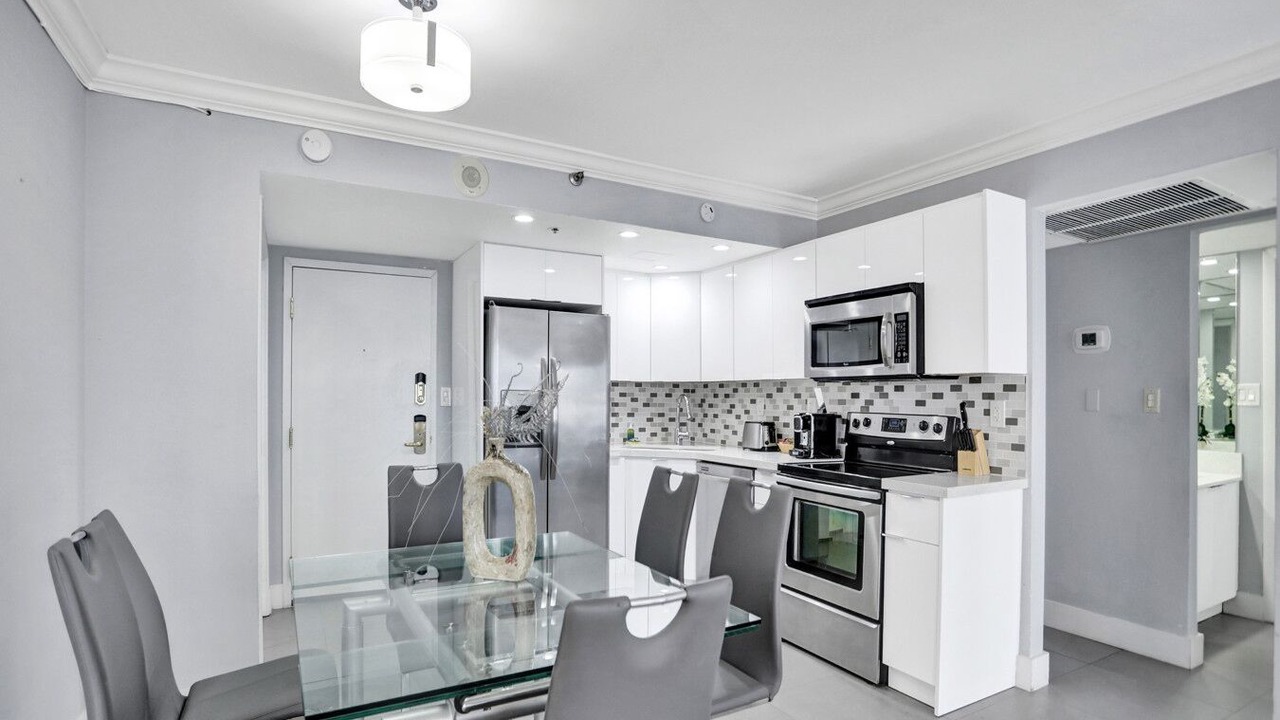 Photo of Kitchen in Mid Beach