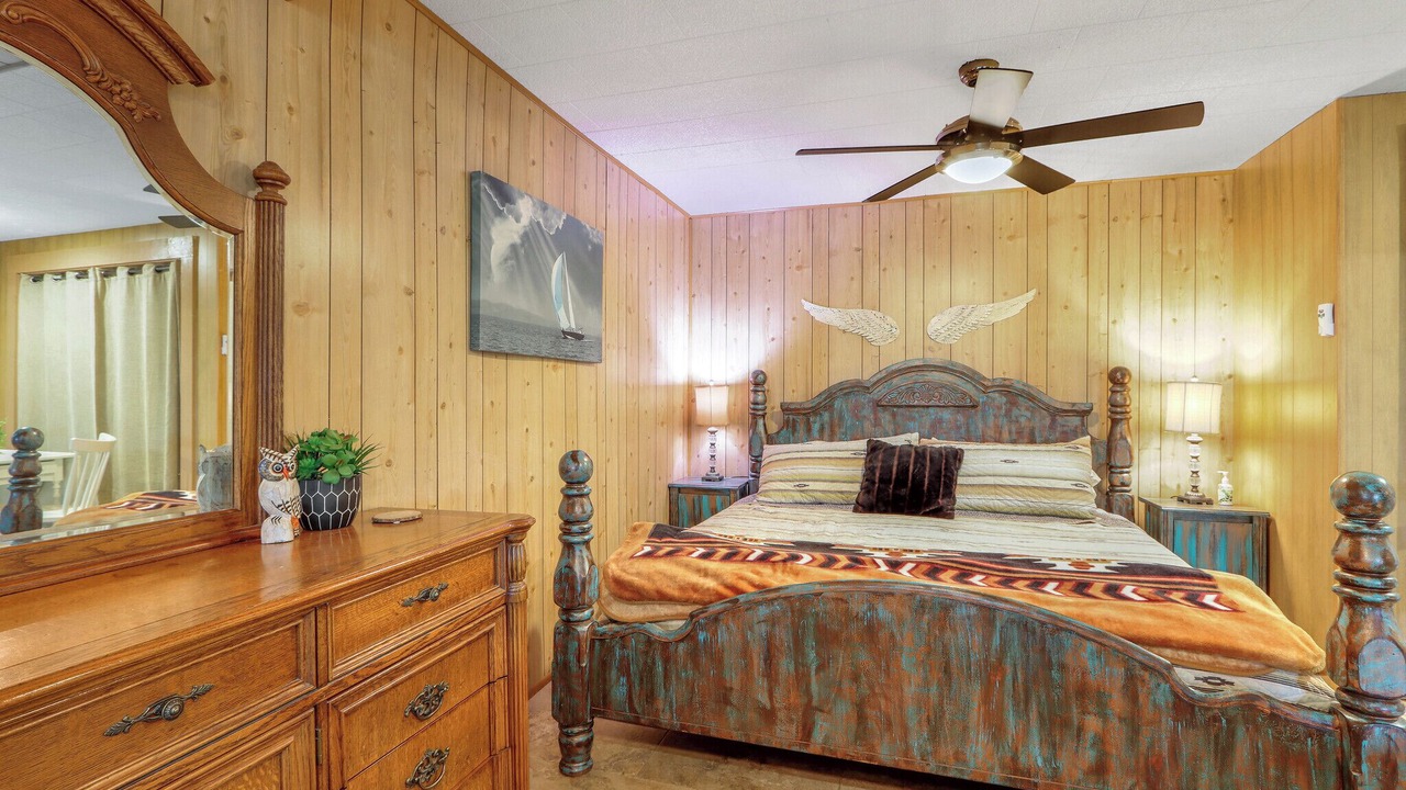 Photo of Bedroom in Canyon Lake