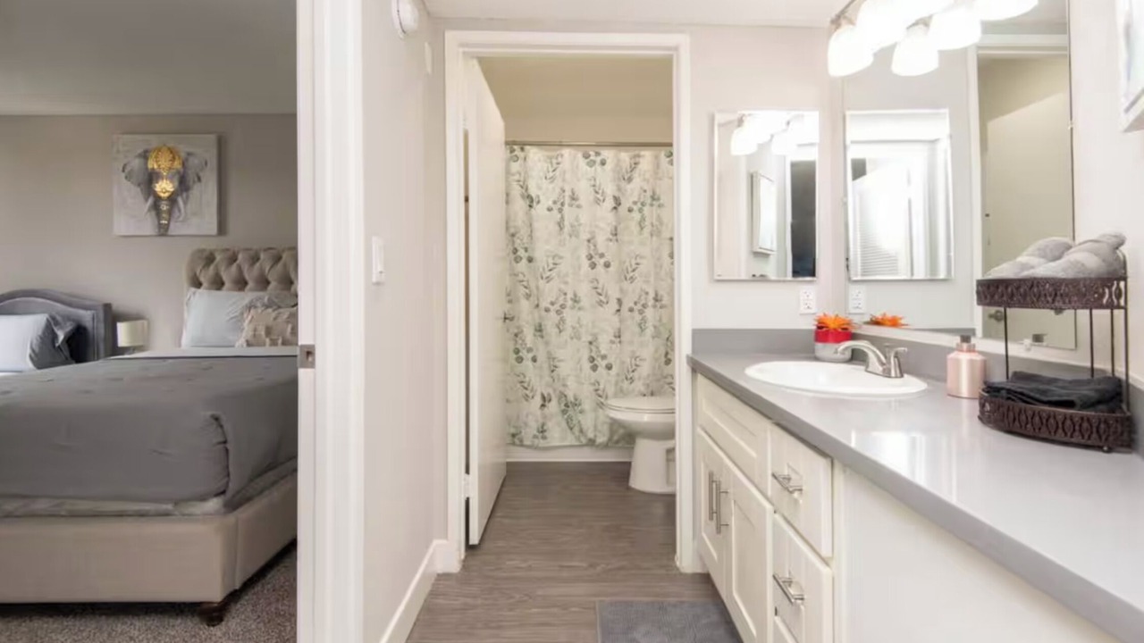 Photo of Bedroom in Hollywood
