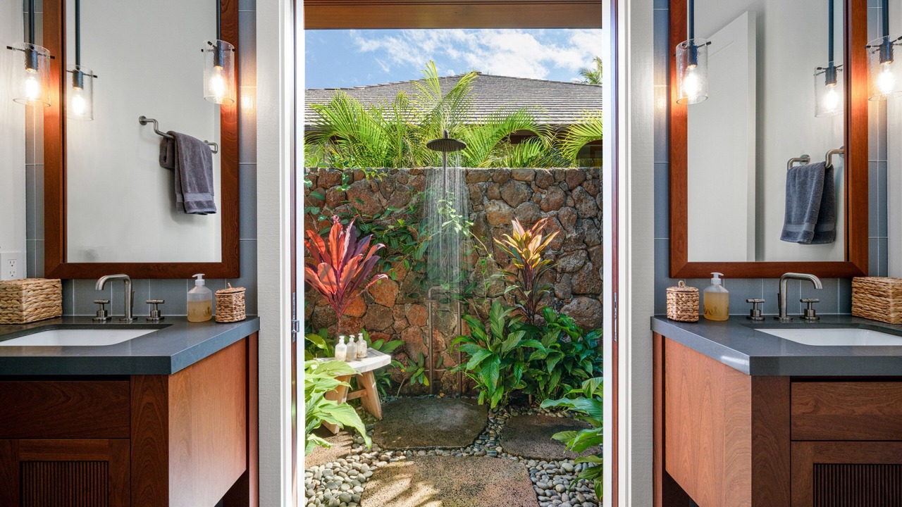 Photo of Bathroom in Poipu