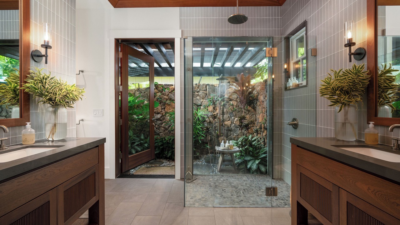 Photo of Bathroom in Poipu