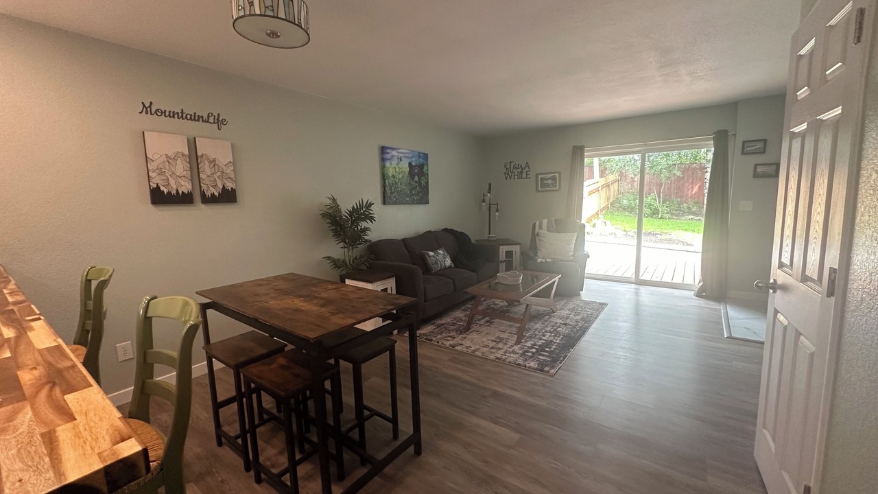 Photo of Livingroom in Old Seward - Oceanview
