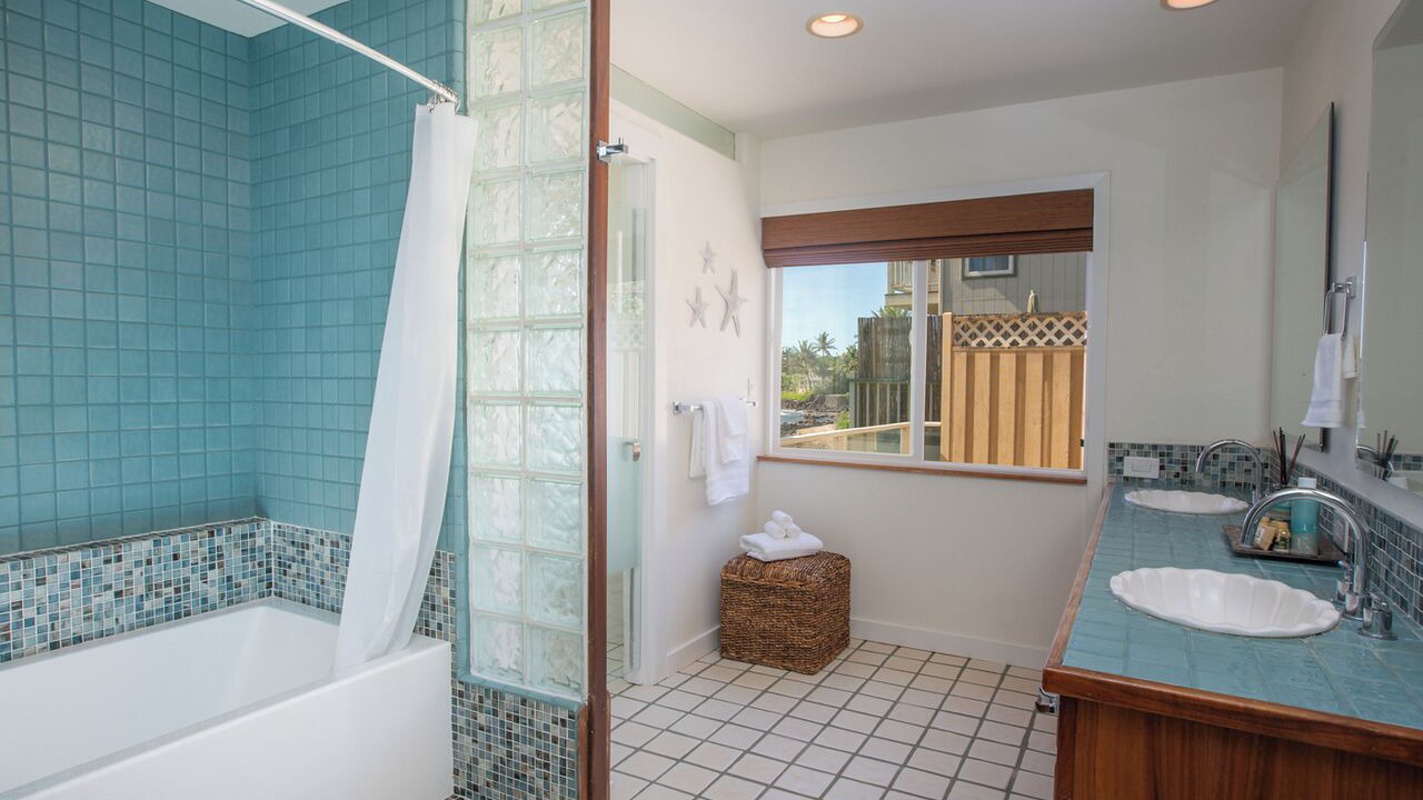 Photo of Bathroom in Poipu