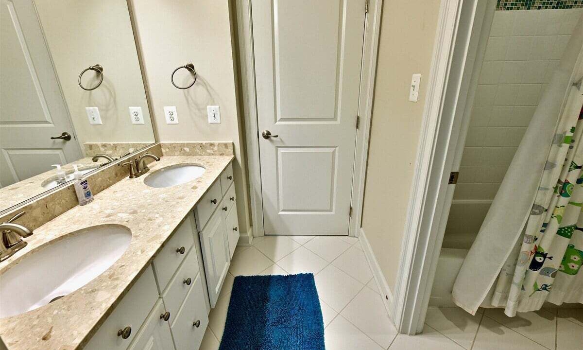 Photo of Bathroom in Sun Ridge
