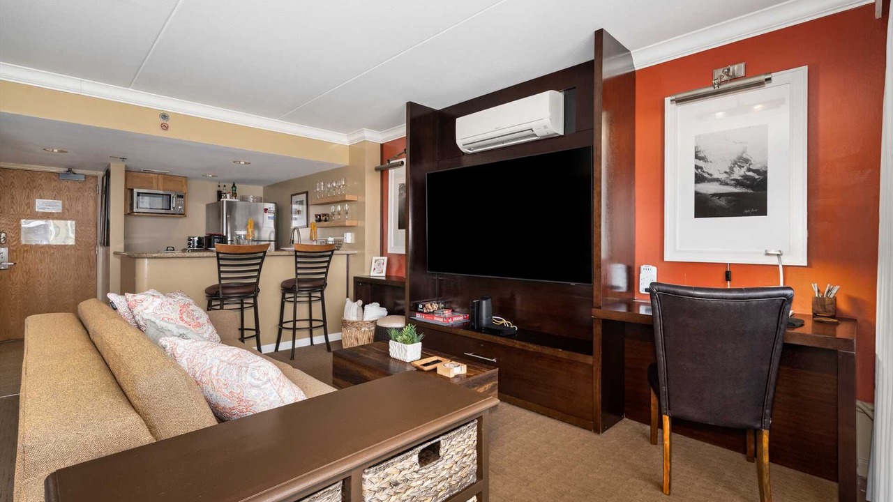 Photo of Livingroom in Waikiki